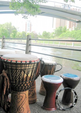 Earth*tones jam by the Rideau Canal